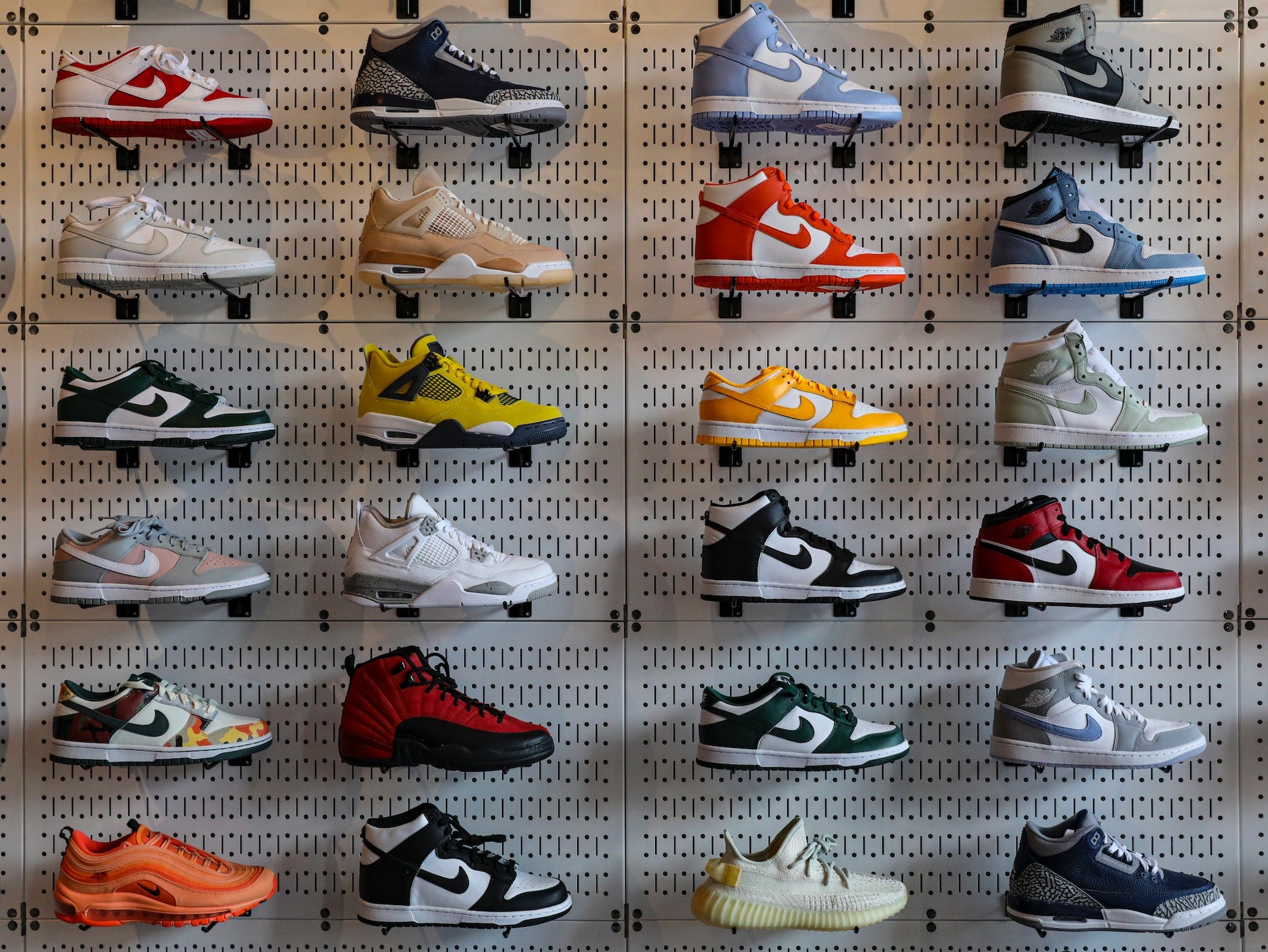 A Simple Guide for Sneakerheads Looking to Collect Jordans